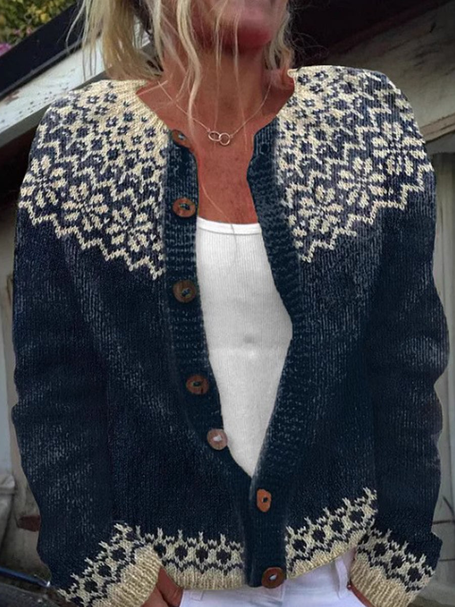 Ellen | Marineblauw vest met knopen en ronde hals, IJslands patroon, grof gebreid