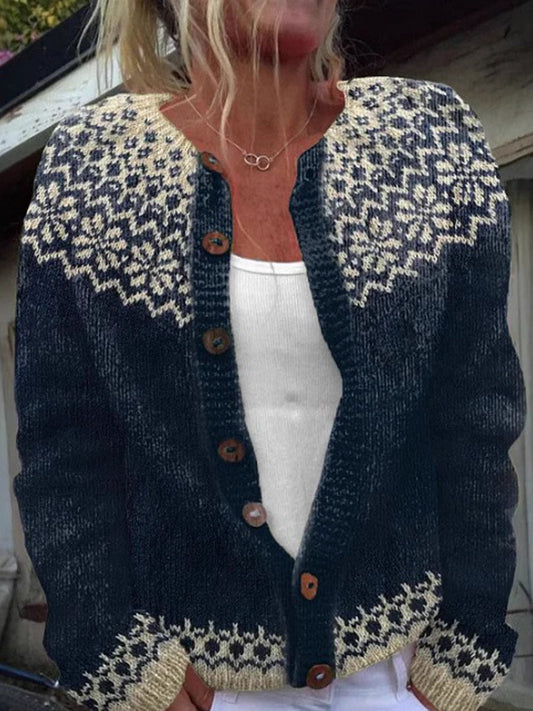 Ellen | Marineblauw vest met knopen en ronde hals, IJslands patroon, grof gebreid