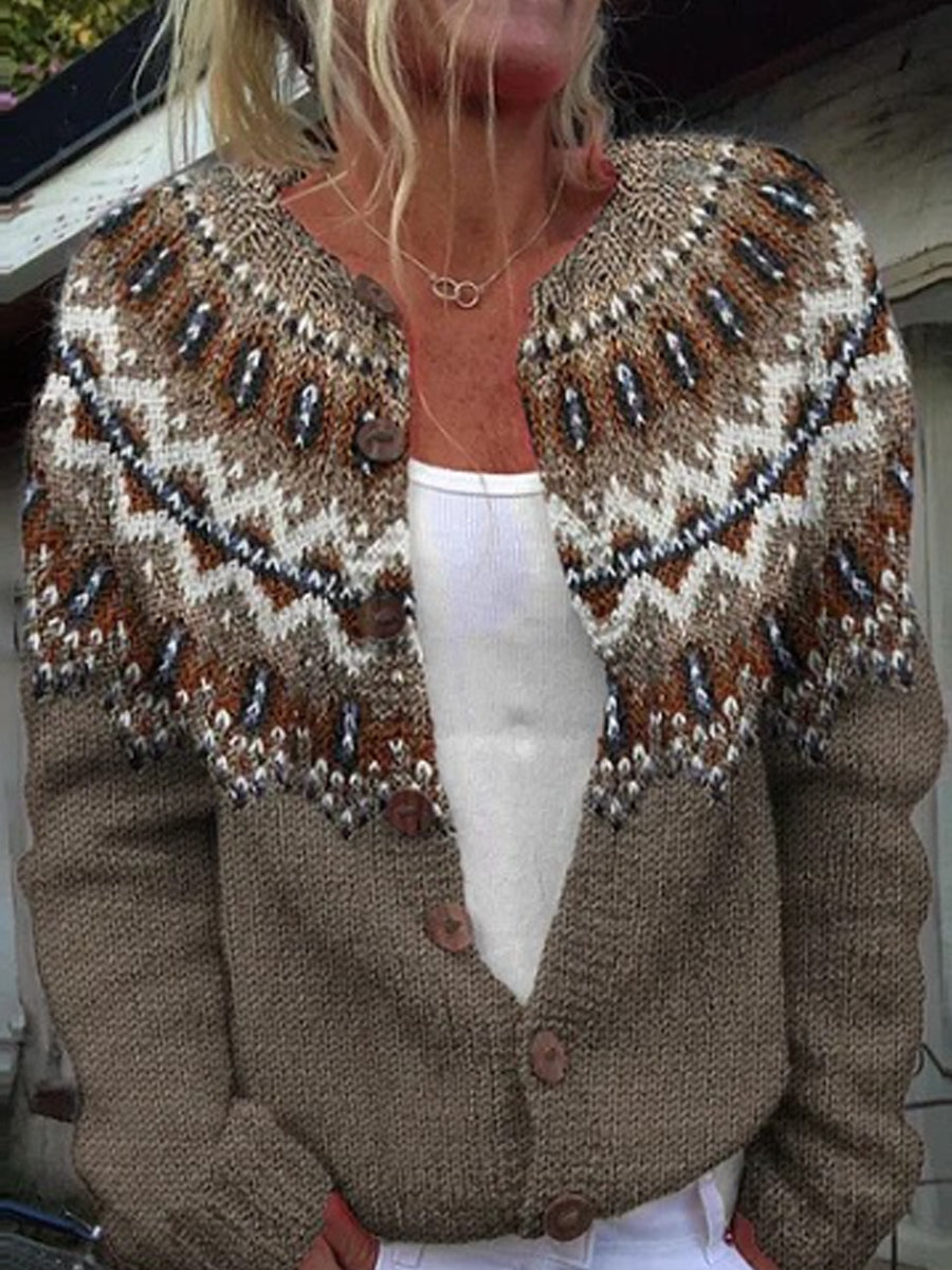 Caroline | Koffiekleurig vest met knopen en ronde hals, IJslands patroon, grof gebreid