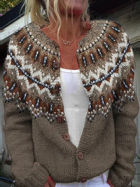 Caroline | Koffiekleurig vest met knopen en ronde hals, IJslands patroon, grof gebreid